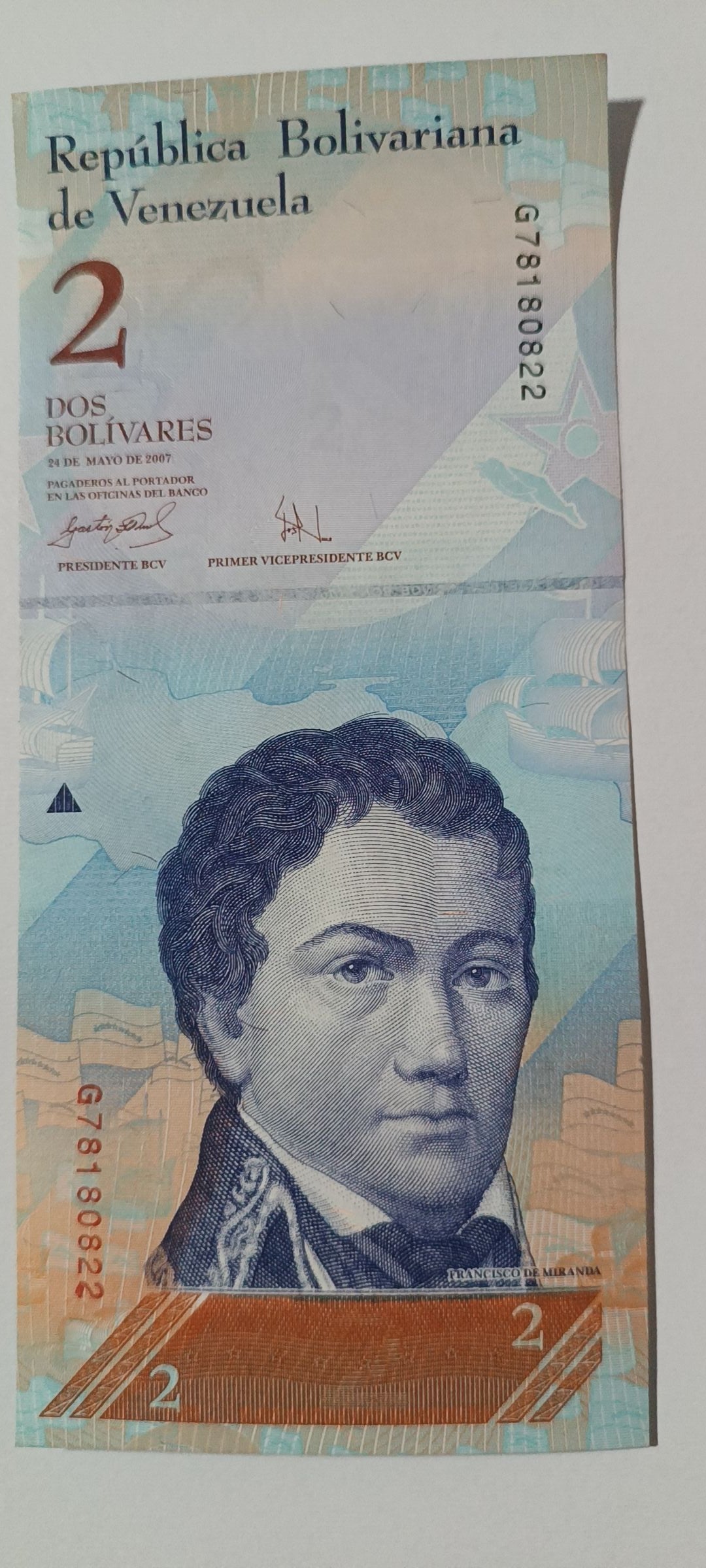 Lote de billetes venezolanos de 2 bolívares año 2007