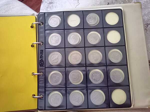 16 monedas 200 pesetas