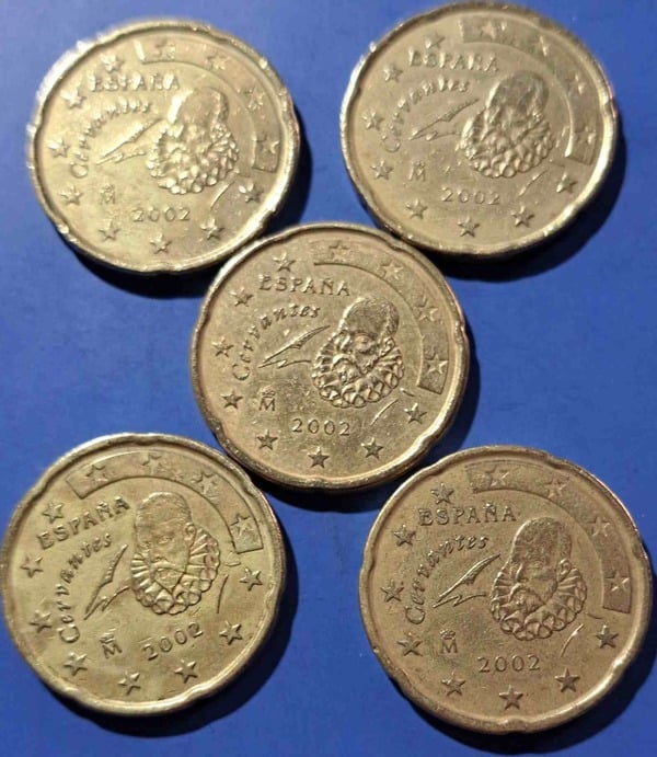 01☆☆ Vendo lote de 5 monedas de 20 céntimos de euro ( higienizadas ) de España del año 2002.