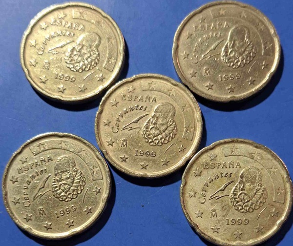 03☆☆ Vendo lote de 5 monedas de 20 céntimos de euro ( higienizadas ) de España del año 1999.