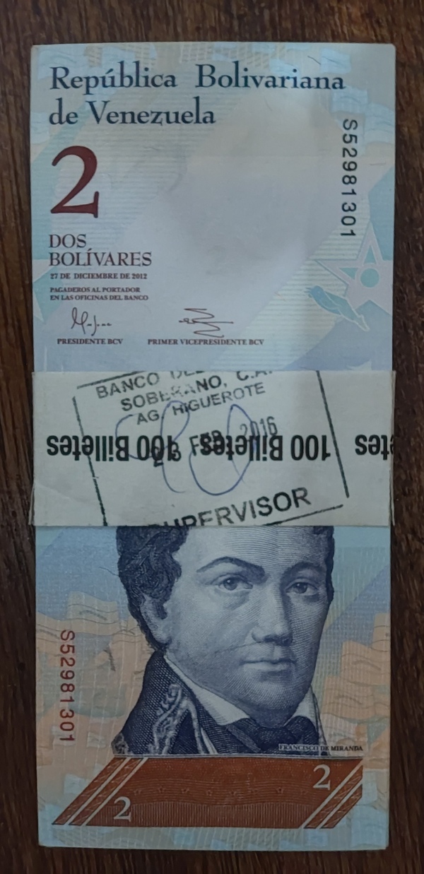 2 bolívares