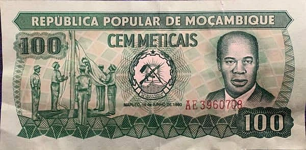 100 Meticais