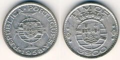 3 escudos