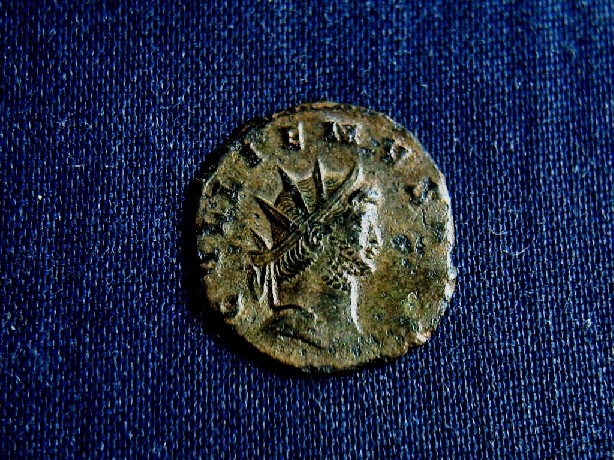 Photo 1 Pièce de monnaie non identifiée: Antoniano de Galieno?