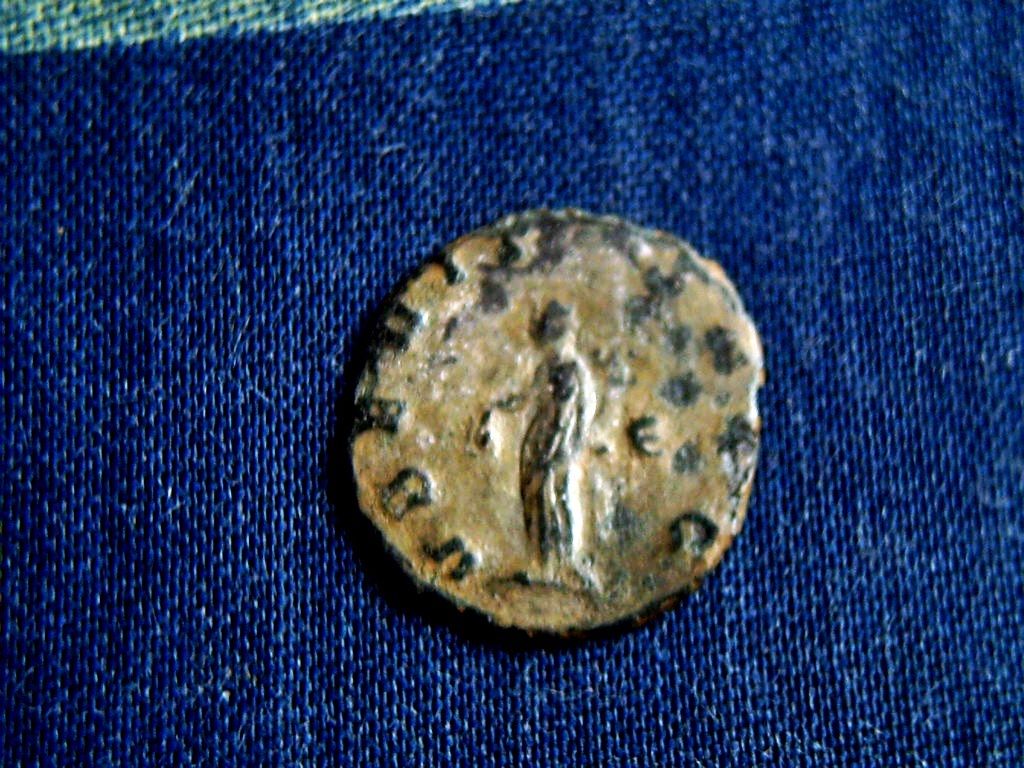 Photo 2 Pièce de monnaie non identifiée: Antoniano de Galieno?