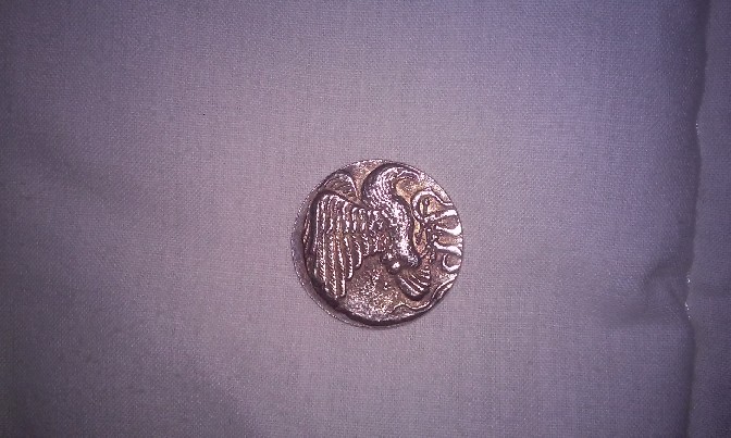 Photo 2 Pièce de monnaie non identifiée: Alguien podría darme información? 