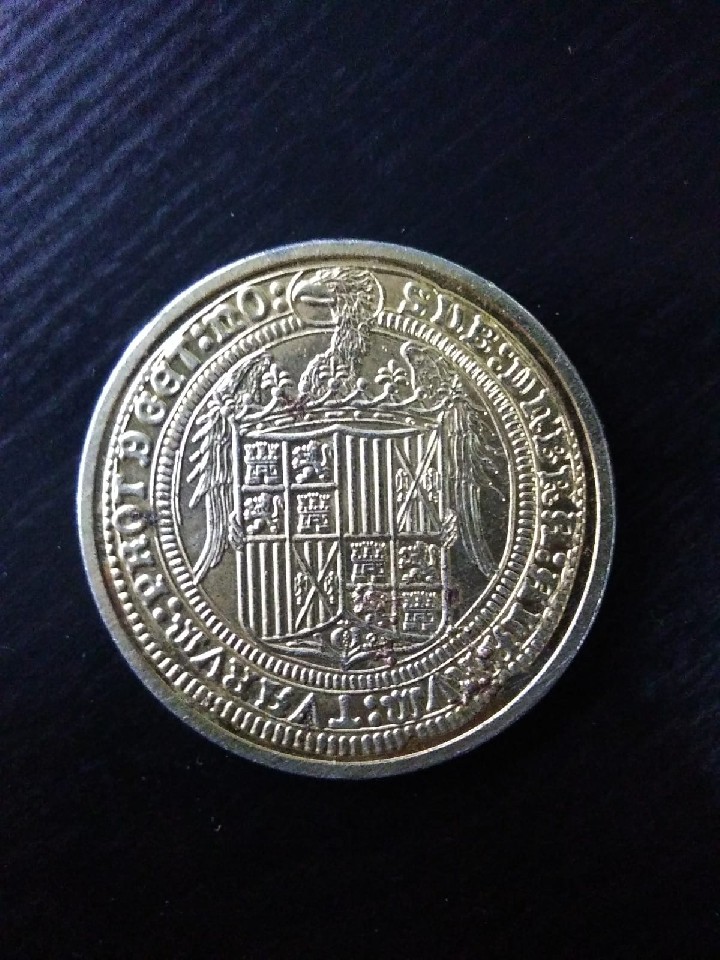 Photo 1 Pièce de monnaie non identifiée: Moneda dorada sin identificar