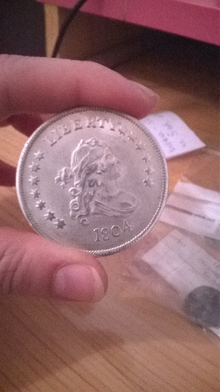 Photo 1 Pièce de monnaie non identifiée: ¿Moneda?