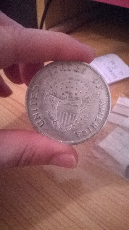 Photo 2 Pièce de monnaie non identifiée: ¿Moneda?
