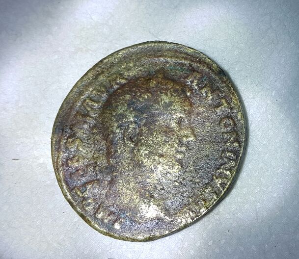 Photo 2 Pièce de monnaie non identifiée: Moneda posible procedencia romana