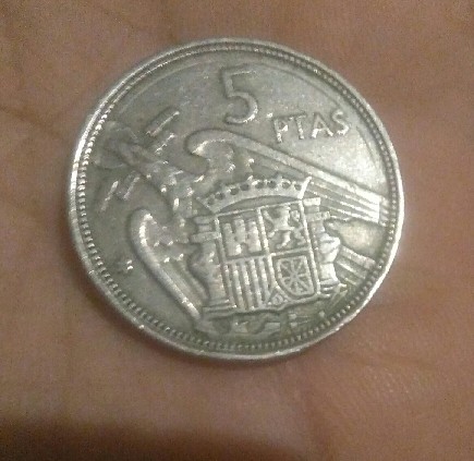 Photo 2 Pièce de monnaie non identifiée: 5pesetas