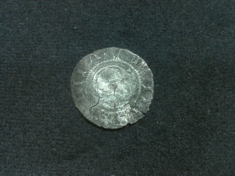 Photo 2 Pièce de monnaie non identifiée: Moneda medieval a identificar