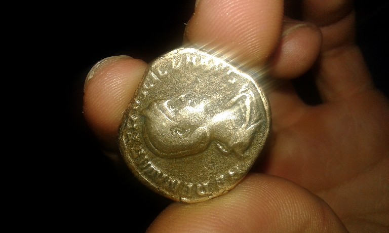 Photo 1 Pièce de monnaie non identifiée: moneda de oro