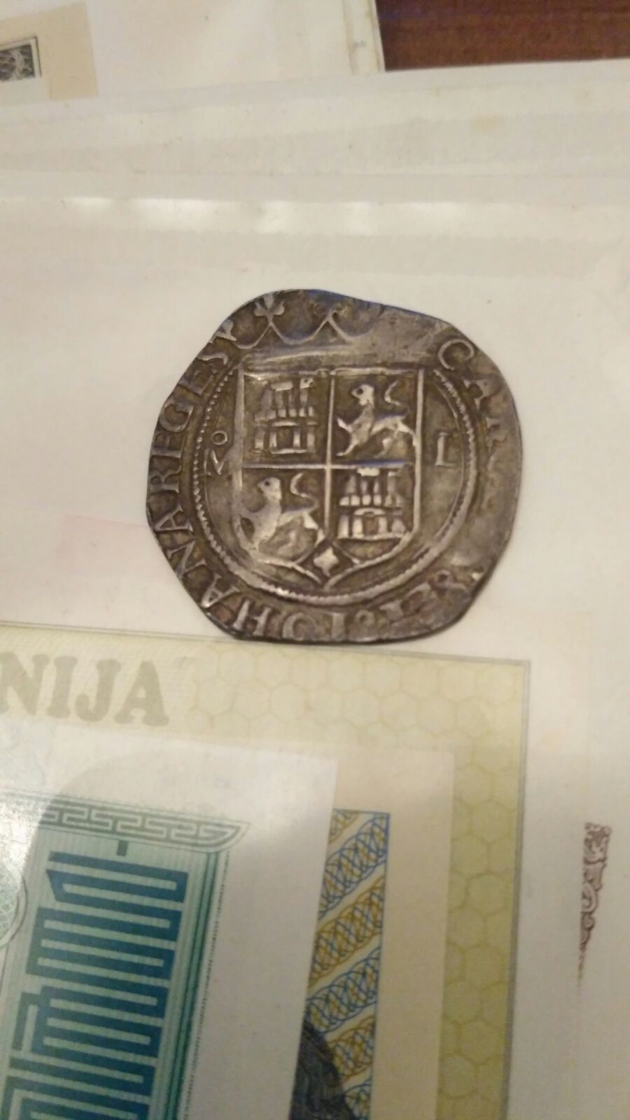 Photo 2 Pièce de monnaie non identifiée: moneda carlos y juana