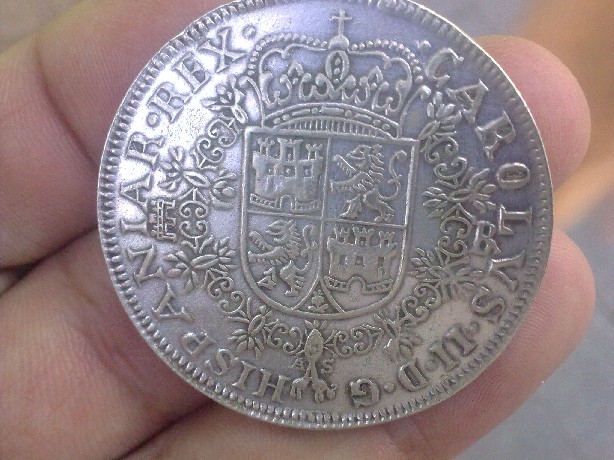 Photo 1 Pièce de monnaie non identifiée: Moneda carlos II