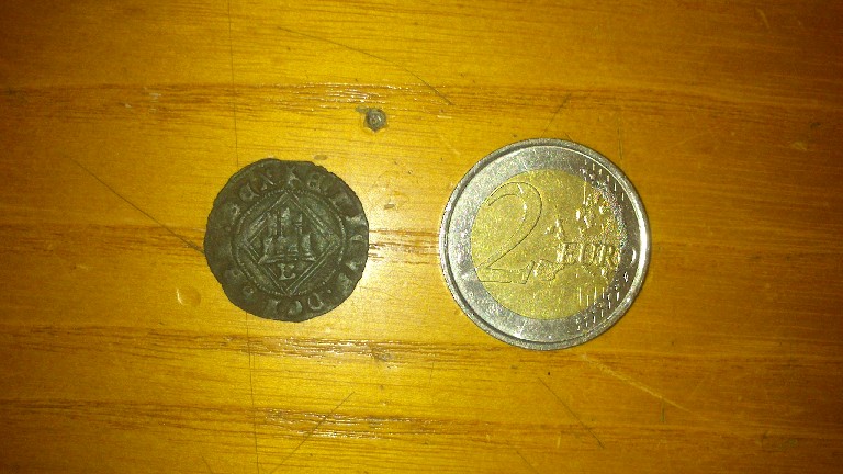 Photo 1 Pièce de monnaie non identifiée: Moneda encontrada