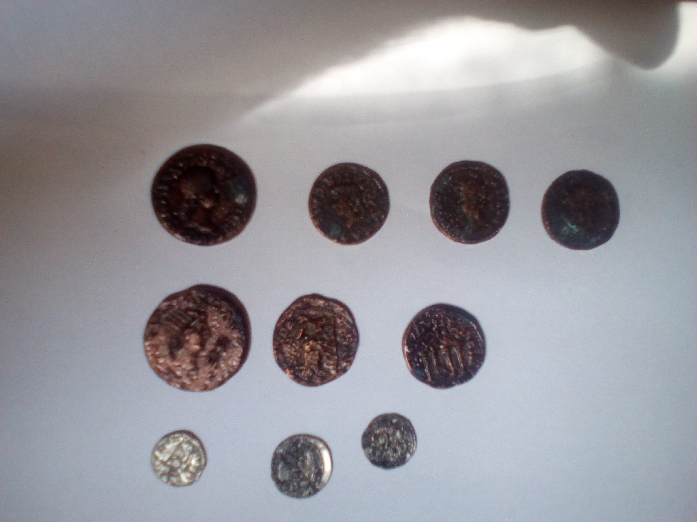 Photo 1 Pièce de monnaie non identifiée: ayuda con posibles monedas