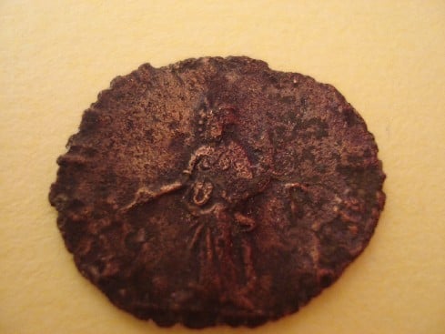 Photo 2 Pièce de monnaie non identifiée: Moneda romana 