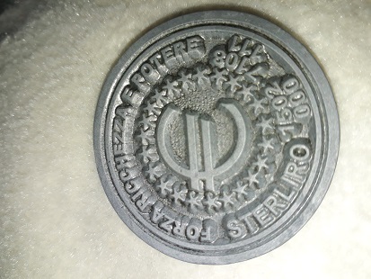 Photo 1 Pièce de monnaie non identifiée: moneda sagrada de España- reverso apóstol santiago de compostela