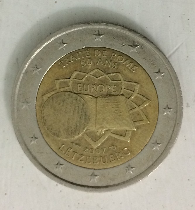 Photo 1 Pièce de monnaie non identifiée: moneda 2 euros con defecto de fabricación