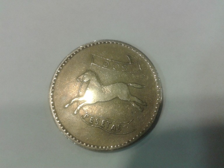 Photo 1 Pièce de monnaie non identifiée: moneda española
