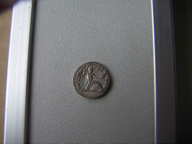 Photo 1 Pièce de monnaie non identifiée: Denario de Tiberio