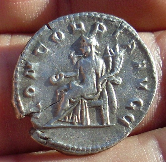 Photo 2 Pièce de monnaie non identifiée: OTACILIA SEVERA-3,66 GRAMOS-22,65 MM