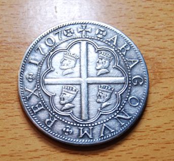 Photo 1 Pièce de monnaie non identifiée: Española quiero saber algo sobre la moneda y si es verdadera o falsa, no es para mi es para un amigo