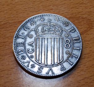 Photo 2 Pièce de monnaie non identifiée: Española quiero saber algo sobre la moneda y si es verdadera o falsa, no es para mi es para un amigo