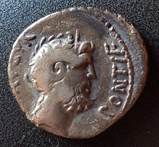 Photo 1 Pièce de monnaie non identifiée: Moneda romana