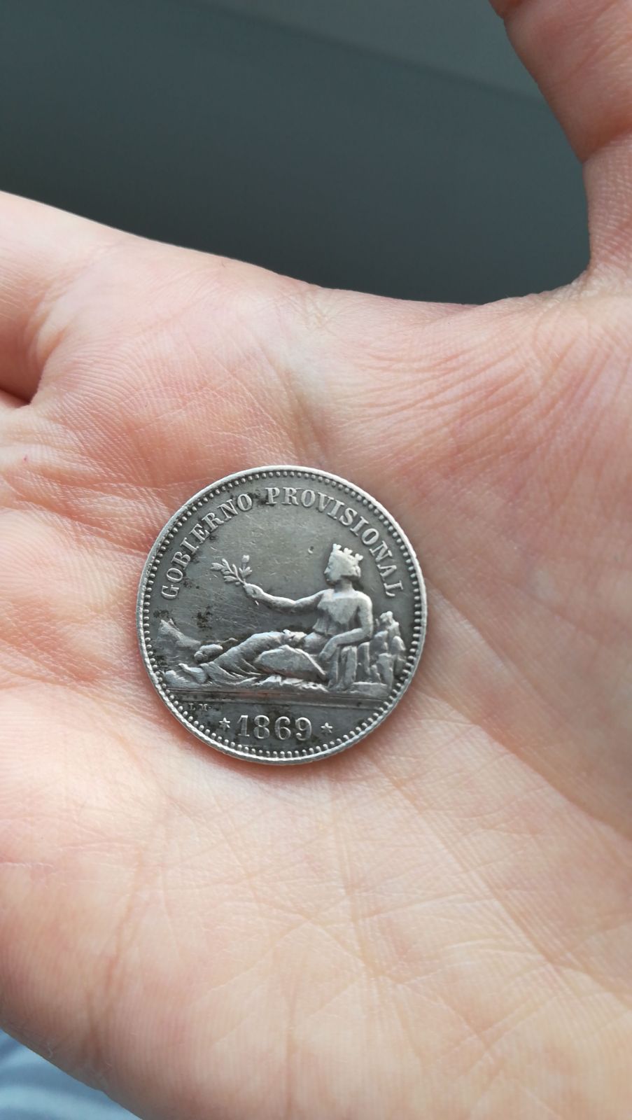 Photo 1 Pièce de monnaie non identifiée: Peseta del gobierno provisional, año 69