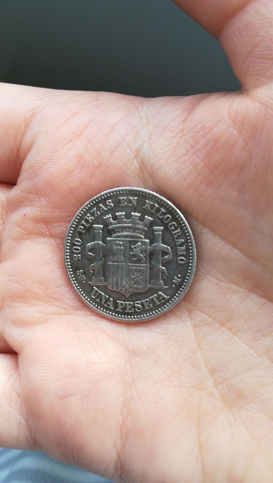 Photo 2 Pièce de monnaie non identifiée: Peseta del gobierno provisional, año 69