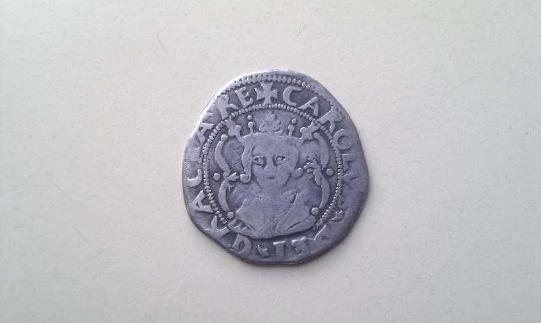 Photo 1 Pièce de monnaie non identifiée: Real de Carlos I ?