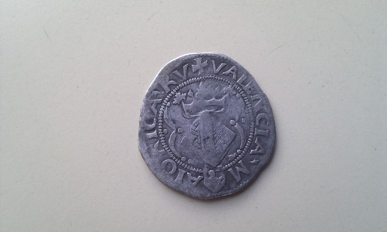 Photo 2 Pièce de monnaie non identifiée: Real de Carlos I ?