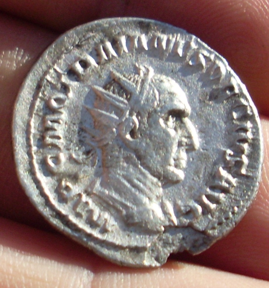 Photo 1 Pièce de monnaie non identifiée: TRAJANO DECIO