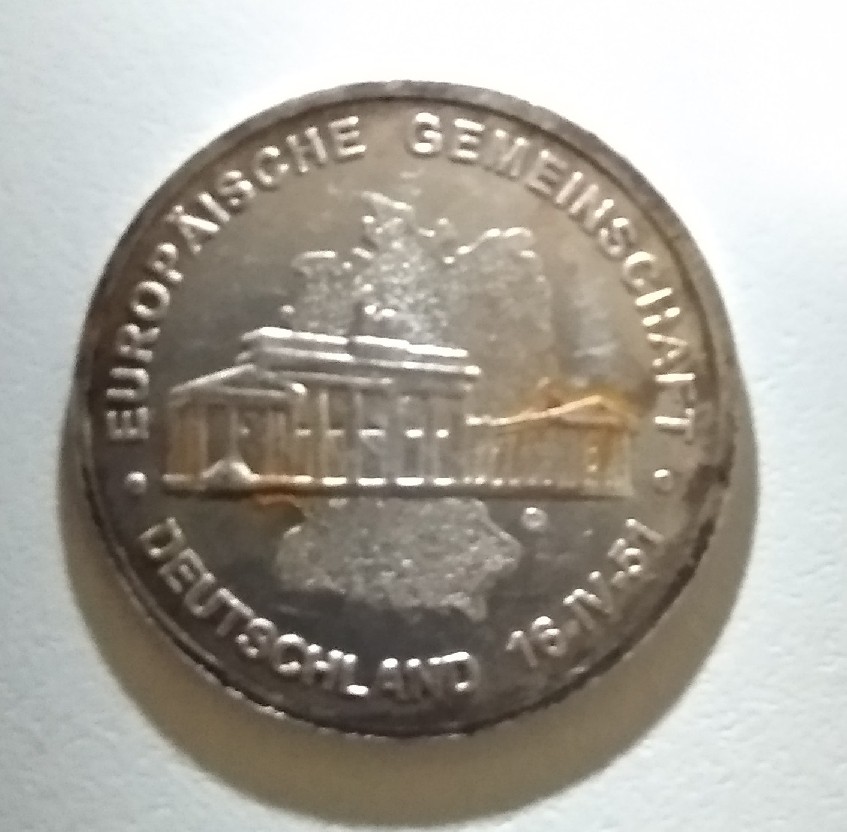 Photo 2 Pièce de monnaie non identifiée: 1 marco alemán de 1990