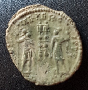 Photo 2 Pièce de monnaie non identifiée: Moneda romana
