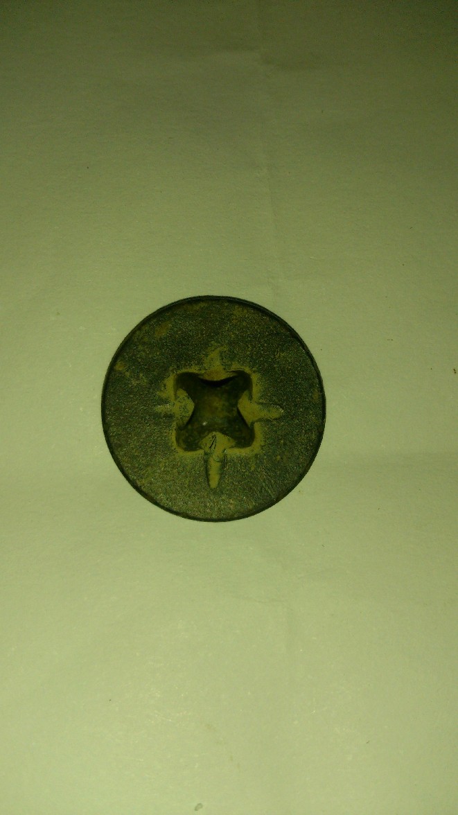 Photo 2 Pièce de monnaie non identifiée: boton militar supuestamente