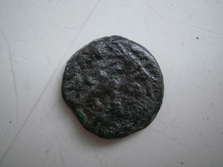 Photo 2 Pièce de monnaie non identifiée: Moneda a encontrar