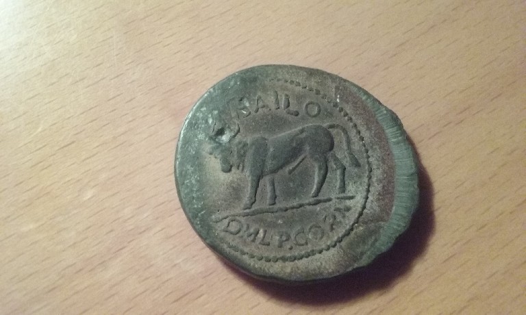 Photo 2 Pièce de monnaie non identifiée: no se que moneda es 