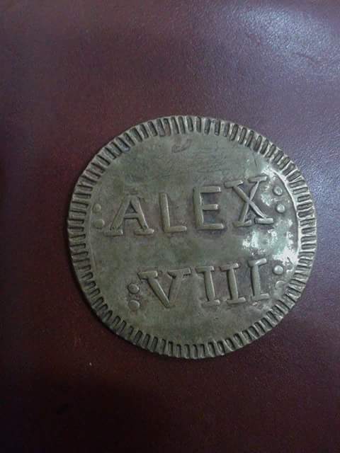Photo 1 Pièce de monnaie non identifiée: hola algien sabe si es una moneda