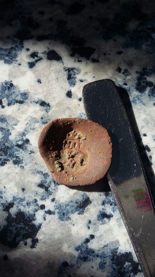 Photo 1 Pièce de monnaie non identifiée: Moneda encontrada en Galicia (ferrol)
